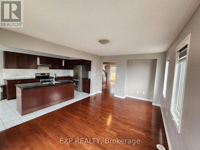 Building Photo - 16 Saunter Ct