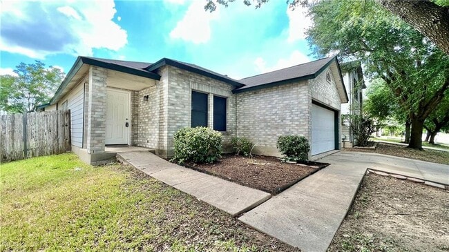 Building Photo - 6617 Piedras Blanco Dr