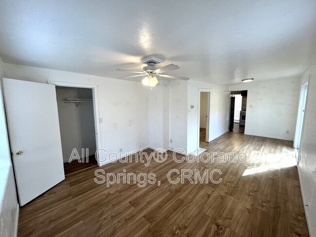 Building Photo - 519 S El Paso St