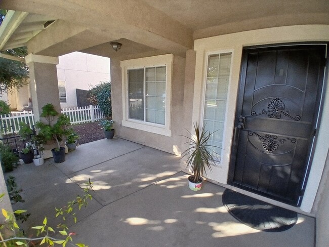 Building Photo - 1842 Santa Maria Ave