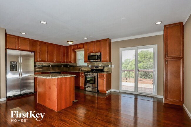 Foto del edificio - 6161 Limbwood Ct