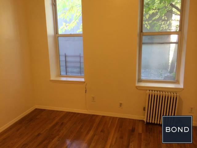 Foto principal - 161 E 99th St