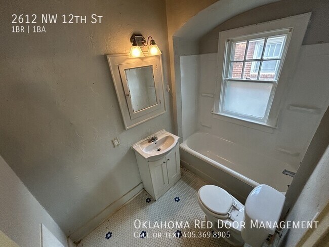 Foto del edificio - 2612 NW 12th St