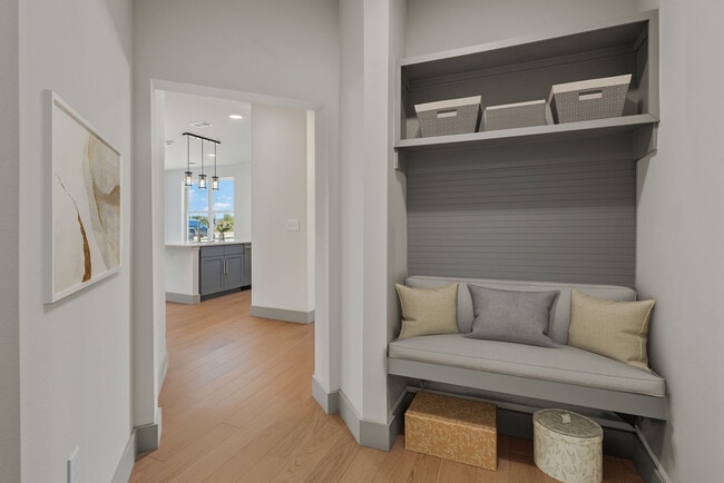 Building Photo - Valle Vista