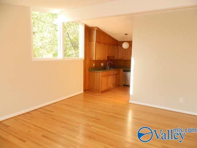Foto del edificio - 920 Sommerset Rd SE