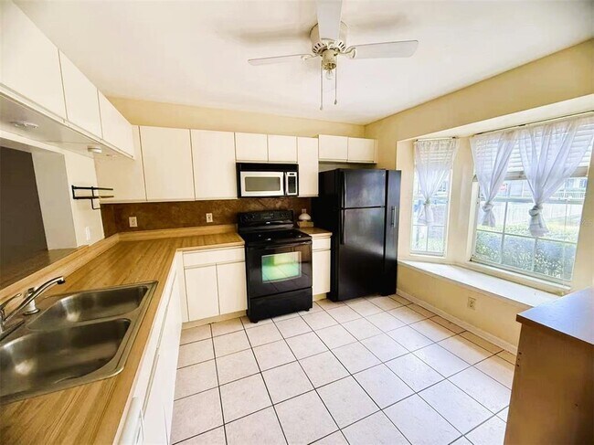 Foto del edificio - 986 Tillery Way