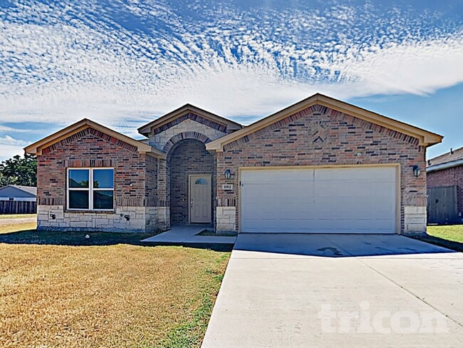 Building Photo - 1002 Woodcrest Dr