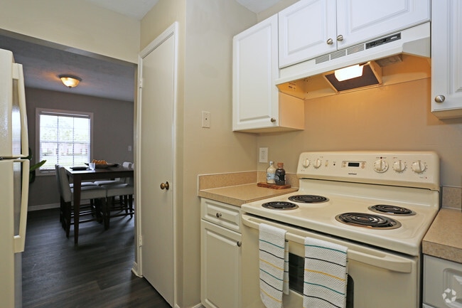 1BR, 1BA - 612 SF - A3 - Kitchen - View Carlton Arms