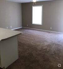 Building Photo - 1360 Maddux Ave
