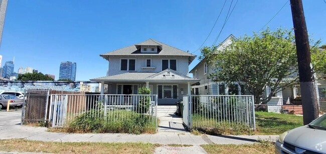 Building Photo - 1318 S Union Ave