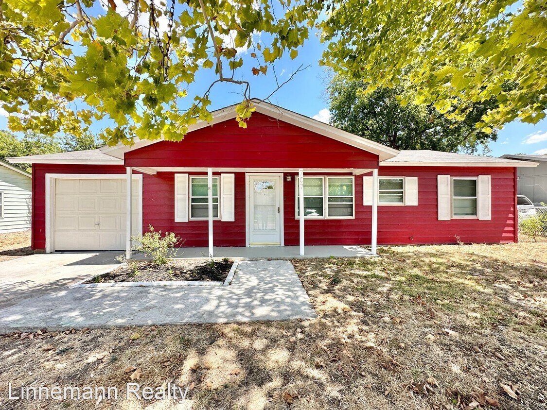 Foto principal - 3 br, 1.5 bath House - 707 S. 13th St