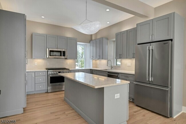 Foto del edificio - 49 Park Ave