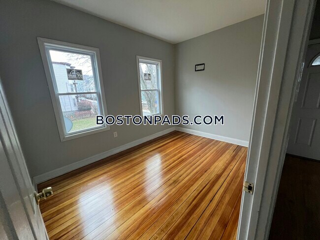 Building Photo - 20 Leston St.