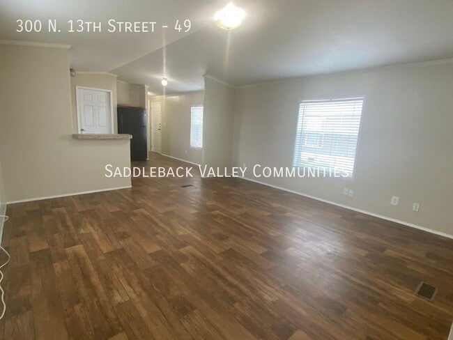 Building Photo - 300 N 13th St