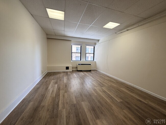 Building Photo - 62 Boylston St