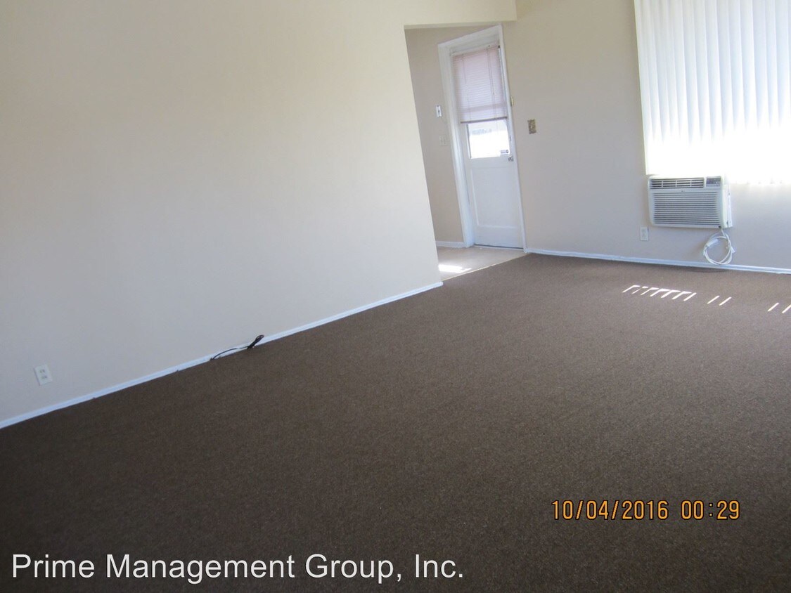 Primary Photo - 7632 Garvalia Ave