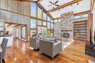 Building Photo - 5382 Kings Park Dr