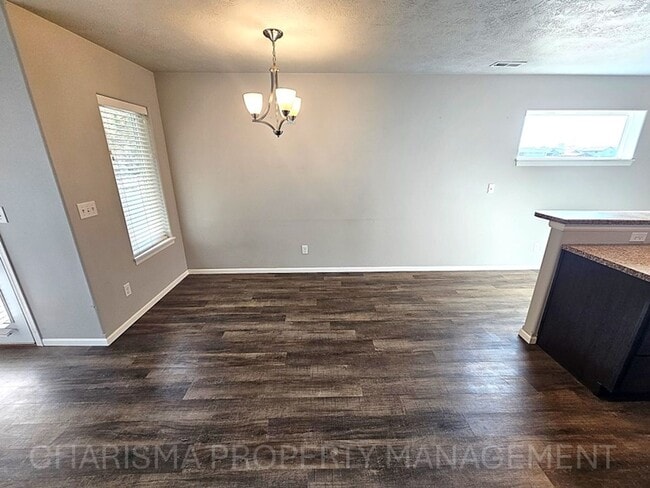 Building Photo - 2 BEDROOM, 1 BATH CONDO LOCATED IN HARRISB...