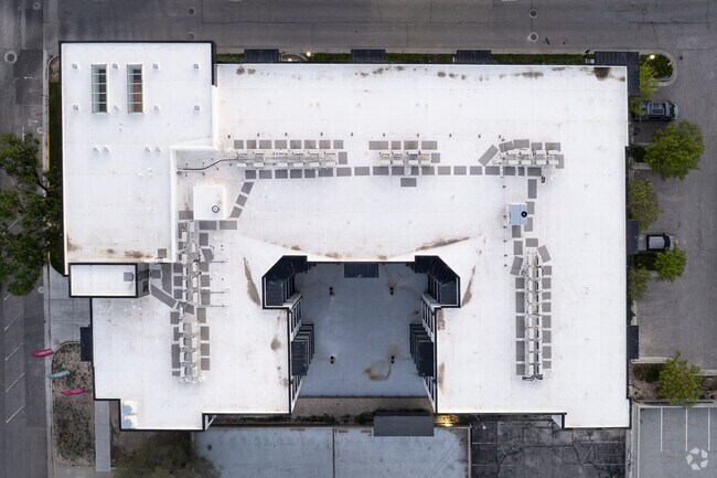 Building Photo - Liberty Duet