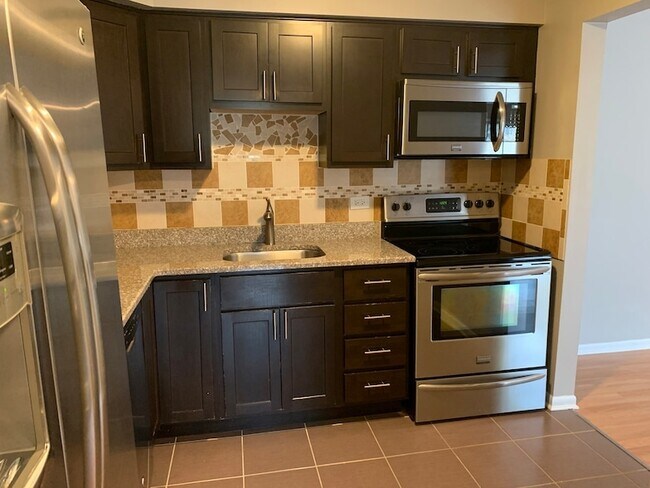 Building Photo - 1125 Pleasant Run Dr