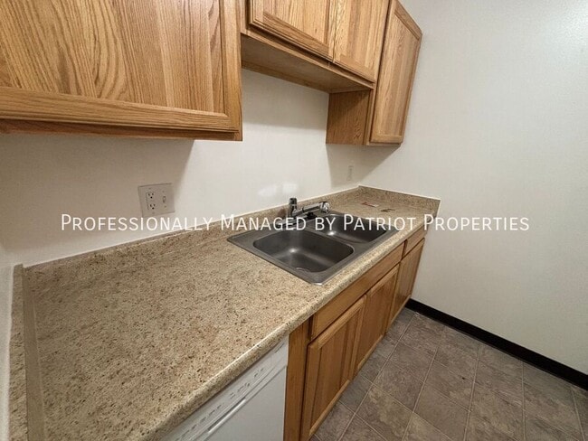 Building Photo - 1112 Severson Dr