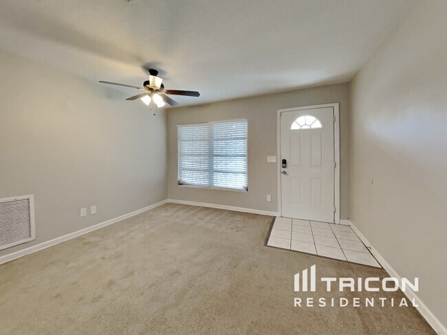 Building Photo - 1542 Linwood Drive Clearwater FL