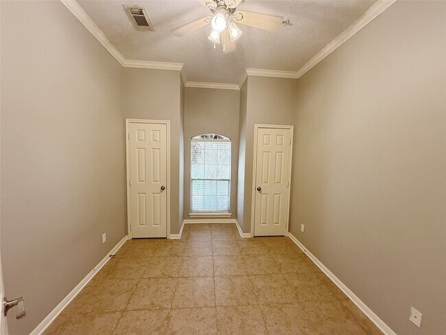 Foto del edificio - 2710 Grants Lake Blvd