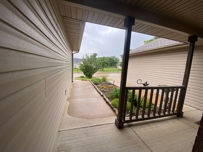 Building Photo - Spacious 4-Bedroom Home with 2-Car Garage in Columbia, MO
