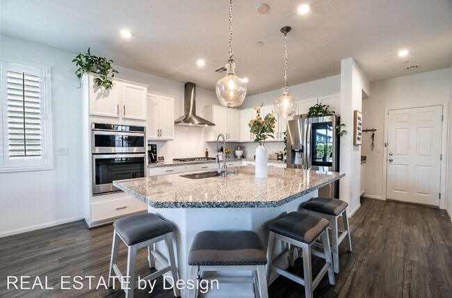 Foto del edificio - 4 br, 3.5 bath House - 1022 Greyhound Lane