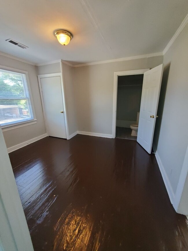 Building Photo - 1245 Hattie Ave