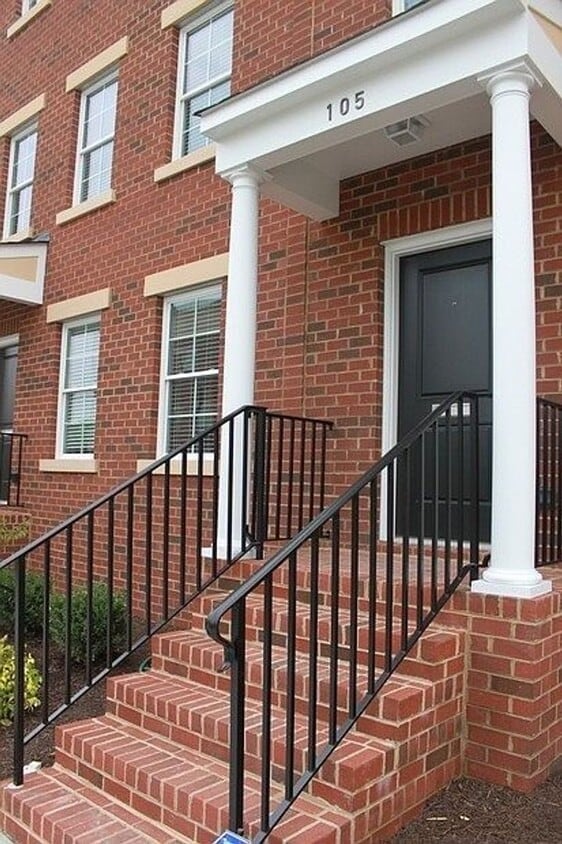 Large 4-Bedroom, 3.5 Bath Townhouse Minutes Away From VCU - Large 4-Bedroom, 3.5 Bath Townhouse Minutes Away From VCU