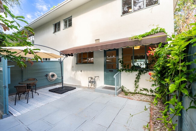 Building Photo - 5161 Village Grn