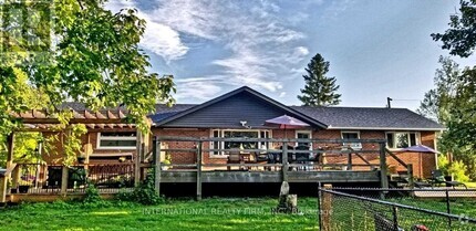 Building Photo - 470 Queensville Sideroad E