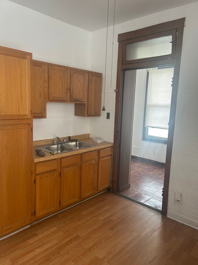 Foto del edificio - 2919 W Diversey Ave