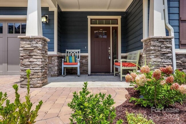 Building Photo - 21 Craftsman Overlook Rdg