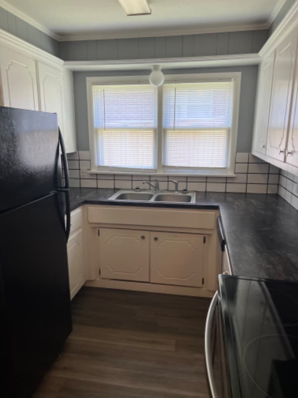 Building Photo - 2026 E Frank Phillips Blvd