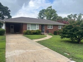 Building Photo - 1805 Stevens Dr NE