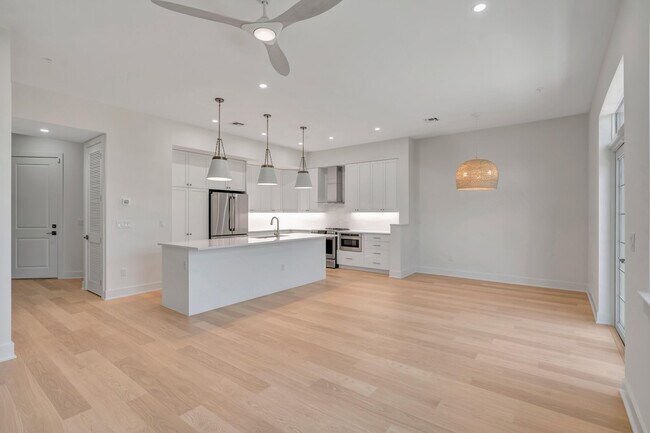 Foto del edificio - 150 Water Pointe Pl