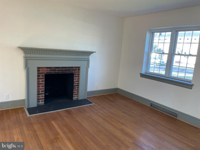 Primary Photo - 221 N Main St