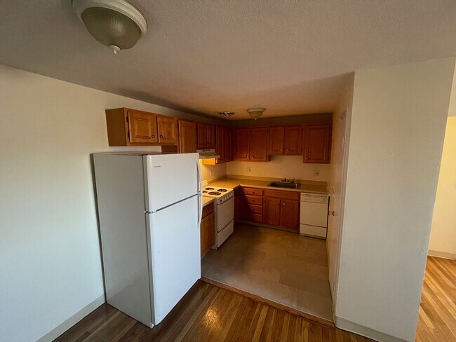 Foto del edificio - Top level apartment with city and water views in Watertown Square