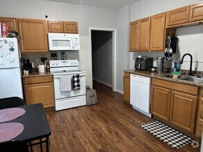 Building Photo - 65 Sailly Ave
