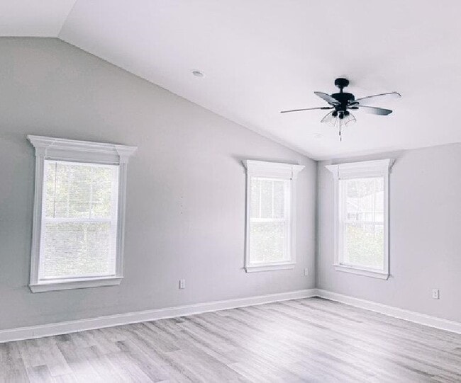 Building Photo - 33 Kickapoo St