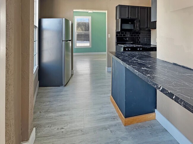 Building Photo - 812 Butterworth St SW