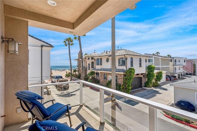 Building Photo - 6111 Seashore Dr