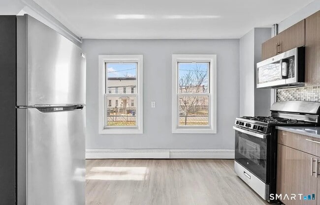 Foto del edificio - 748 Maple St