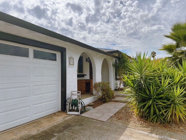 Building Photo - Home in Gilroy CA