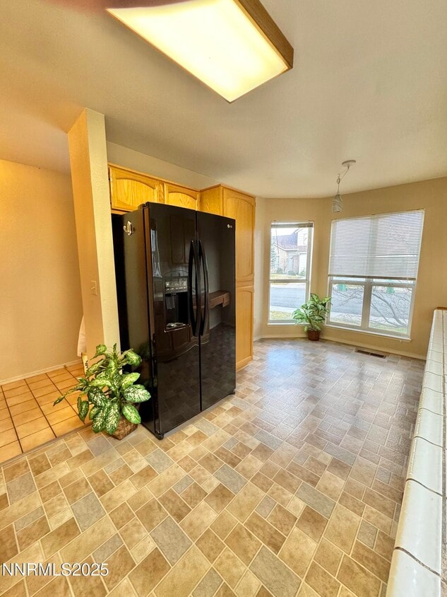 Building Photo - 923 Edgecliff Dr