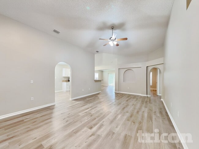 Foto del edificio - 649 Doe Cove Pl