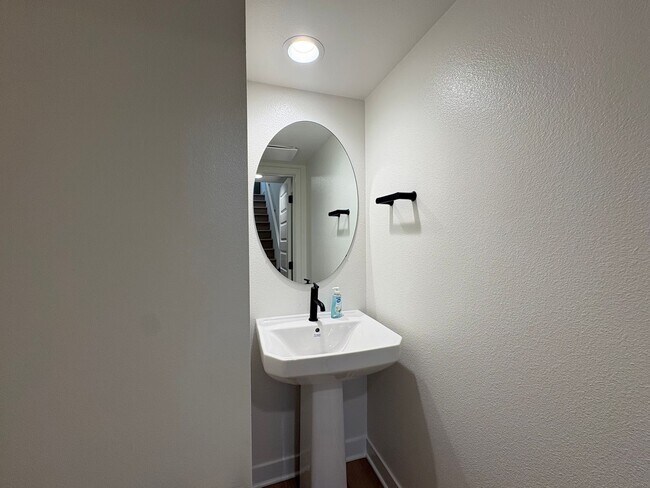 Foto del edificio - Modern 3BD/3BA in San Marcos