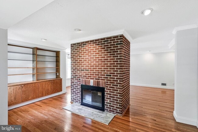 Building Photo - 4401 Davenport St NW